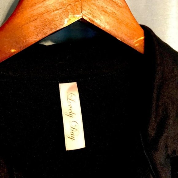 Lovely Day black dress with collar and belt - Picture 9 of 9